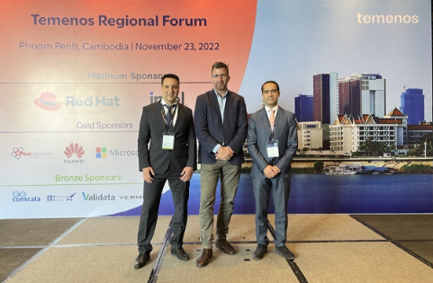Bronze Sponsor ABRIS' COO Viktor Weininger (left) and Global Sales Manager Jorge Luis Proano Mestra (right) with Temenos General Manager of ASEAN Nick Edwards (center) at Temenos Regional Forum 2022: Cambodia